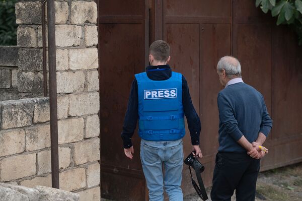 Раненый Мартуни: репортаж из города, в котором погибли женщина и ребенок - Sputnik Армения