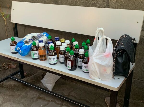 Ереванцы готовят к отправке в Карабах партию гуманитарной помощи для военных - Sputnik Армения