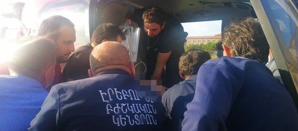 После возвращения из Карабаха министр здравоохранения Арсен Торосян посетил раненых солдат (28 сентября 2020). Еревaн После возвращения из Карабаха министр здравоохранения Арсен Торосян посетил раненых солдат (28 сентября 2020). Еревaн - Sputnik Արմենիա