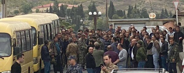 Добровольцы, вступившие в Армию обороны (28 сентября 2020).  - Sputnik Արմենիա