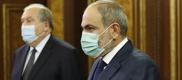 Премьер-министр Никол Пашинян и президент Армен Саркисян на Совете безопасности (28 сентября 2020). Еревaн - Sputnik Արմենիա