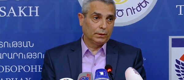 Министр иностранных дел Карабаха Масис Маилян во время брифинга в Едином информационном центре (28 сентября 2020). Степанакерт - Sputnik Армения