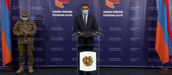 Омбудсмен Арман Татоян во время брифинга в Едином информационном центре (29 сентября 2020). Еревaн Омбудсмен Арман Татоян во время брифинга в Едином информационном центре (29 сентября 2020). Еревaн - Sputnik Արմենիա