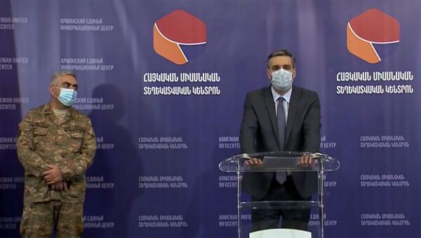 Омбудсмен Арман Татоян во время брифинга в Едином информационном центре (29 сентября 2020). Еревaн - Sputnik Армения