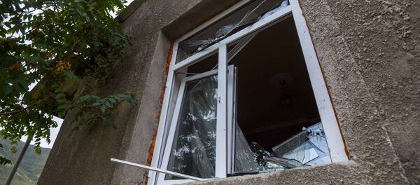 Поврежденный от обстрелов дом в Гадруте - Sputnik Армения