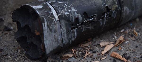 В первые минуты военной агрессии Азербайджан из РСЗО Град калибра 122 мм подверг обстрелу жилой квартала Степанакерта - Sputnik Армения