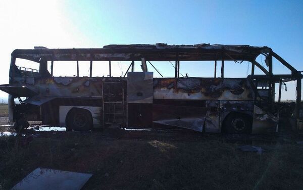 Попавший под обстрел гражданский автобус около города Варденис Гегаркуникской области (29 сентября 2020). Армения - Sputnik Армения