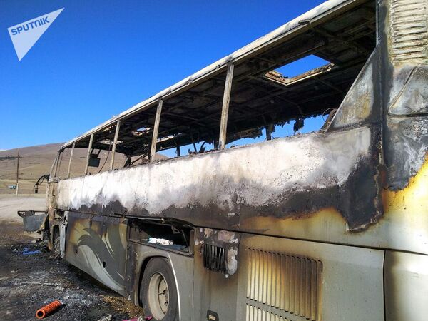 Встали на колени, начали молиться: жизнь в армянском селе Сотк, в 9 км от Азербайджана - Sputnik Армения