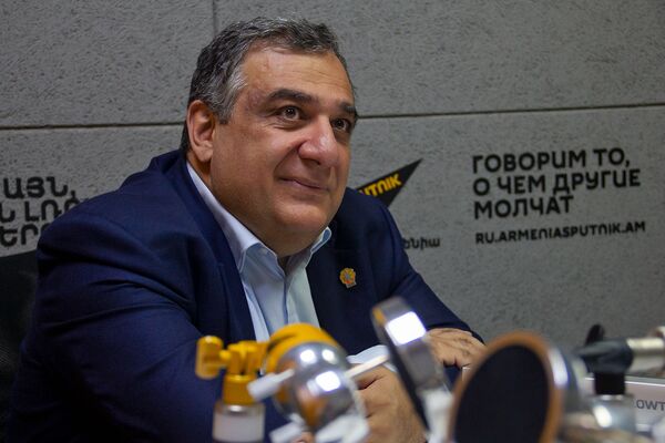 Долгосрочный мир - приоритет ։ Рубен Варданян о войне и возможной гуманитарной катастрофе Долгосрочный мир - приоритет ։ Рубен Варданян о войне и возможной гуманитарной катастрофе - Sputnik Армения