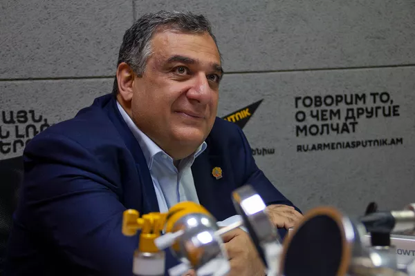 Долгосрочный мир - приоритет ։ Рубен Варданян о войне и возможной гуманитарной катастрофе Долгосрочный мир - приоритет ։ Рубен Варданян о войне и возможной гуманитарной катастрофе - Sputnik Армения