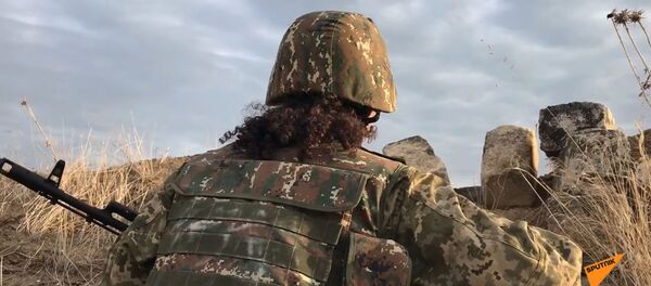 Сосе Баласанян на передовой в Карабахе - Sputnik Արմենիա