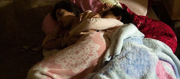 Спящие в убежище дети Спящие в убежище дети - Sputnik Արմենիա