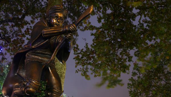 Памятник Гарри Поттеру в Лондоне (30 сентября 2020). Лондон - Sputnik Армения