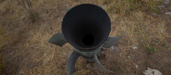 Невзорвавшийся снаряд Смерч-а в общине Иванян (1 октября 2020). Карабах - Sputnik Արմենիա