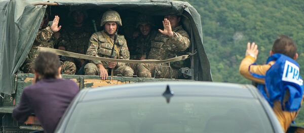 Журналисты фотографируют солдат в Карабахе Журналисты фотографируют солдат в Карабахе - Sputnik Արմենիա