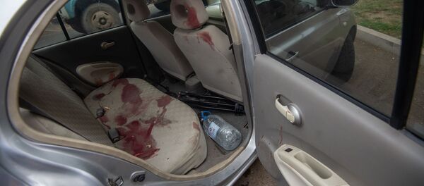 Попавший под обстрел автомобиль с журналистами и сопровождающим их лицом в Карабахе (1 октября 2020). Мартуни Попавший под обстрел автомобиль с журналистами и сопровождающим их лицом в Карабахе (1 октября 2020). Мартуни - Sputnik Արմենիա