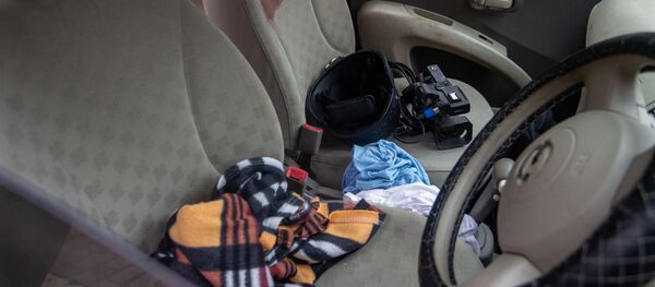 Попавший под обстрел автомобиль с журналистами и сопровождающим их лицом в Карабахе (1 октября 2020). Мартуни Попавший под обстрел автомобиль с журналистами и сопровождающим их лицом в Карабахе (1 октября 2020). Мартуни - Sputnik Արմենիա