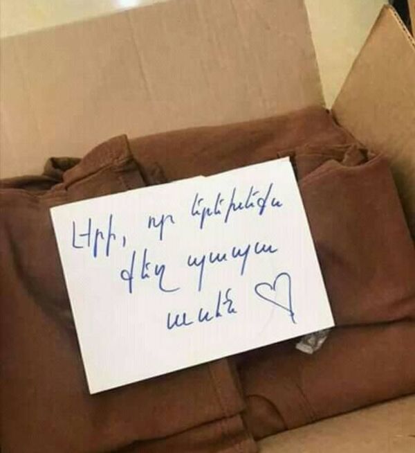 Мы вам - сникерсы, вы нам - сбитые танки: что девушки отправляют армянским военным - Sputnik Армения