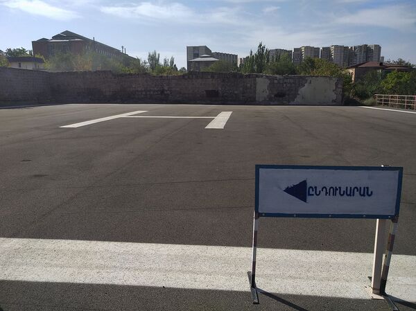 Վիրավոր զինվորները շտապեցնում են բժիշկներին. ընկերները սպասում են առաջնագծում Վիրավոր զինվորները շտապեցնում են բժիշկներին. ընկերները սպասում են առաջնագծում - Sputnik Արմենիա