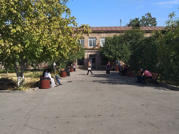 Раненые военные торопят врачей в Ереване и спешат на передовую в Карабах - Sputnik Армения