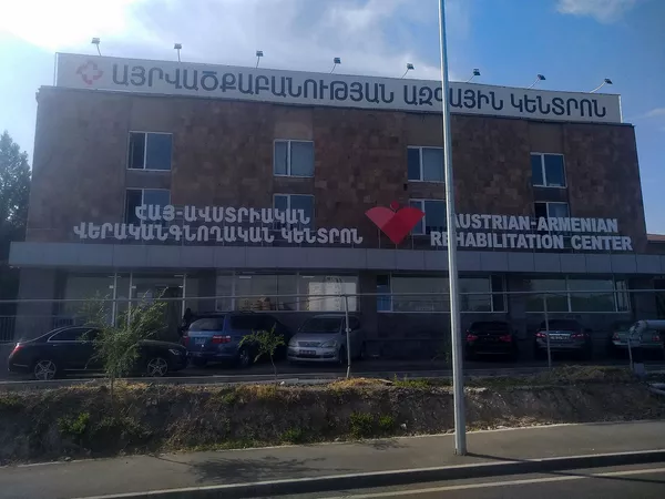 Раненые военные торопят врачей в Ереване и спешат на передовую в Карабах Раненые военные торопят врачей в Ереване и спешат на передовую в Карабах - Sputnik Армения