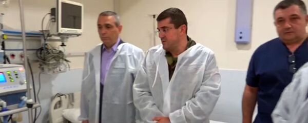 Այցելել եմ Ադրբեջանի զինուժի հրետակոծությունից վիրավորված Le Monde-ի թղթակիցներին Այցելել եմ Ադրբեջանի զինուժի հրետակոծությունից վիրավորված Le Monde-ի թղթակիցներին - Sputnik Армения