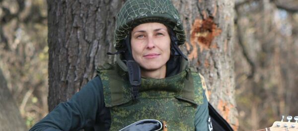 Юлия Чичерина в военной форме - Sputnik Արմենիա