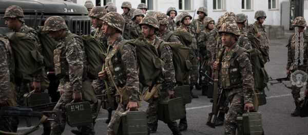 В условиях военного положения воинские части Вооруженных Сил РА приведены в полную боевую готовность В условиях военного положения воинские части Вооруженных Сил РА приведены в полную боевую готовность - Sputnik Արմենիա