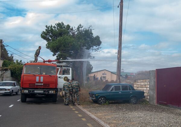 С утра Степанакерт обстреливается, слышны звуки ударов - Sputnik Армения