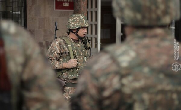 Карабахский кризис стал проблемой международного характера Карабахский кризис стал проблемой международного характера - Sputnik Армения