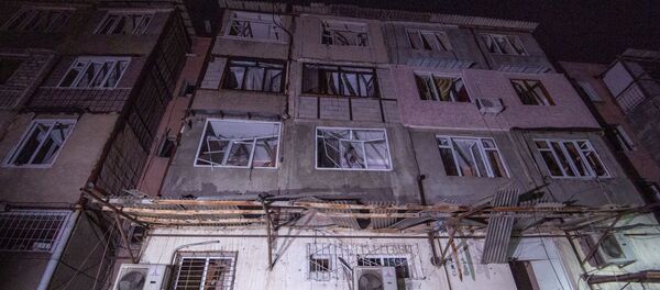 Последствия вечерних обстрелов в Степанакерте (2 октября 2020). Карабах - Sputnik Արմենիա