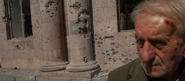 Последствия обстрелов в Мартуни (2 октября 2020). Карабах Последствия обстрелов в Мартуни (2 октября 2020). Карабах - Sputnik Արմենիա