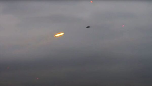 ВС Армении подбивают азербайджанский беспилотный летательный аппарат. Кадр из видео - Sputnik Արմենիա