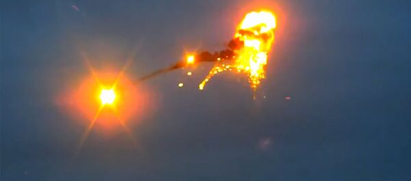 ВС Армении подбивают азербайджанский беспилотный летательный аппарат. Кадр из видео ВС Армении подбивают азербайджанский беспилотный летательный аппарат. Кадр из видео - Sputnik Արմենիա