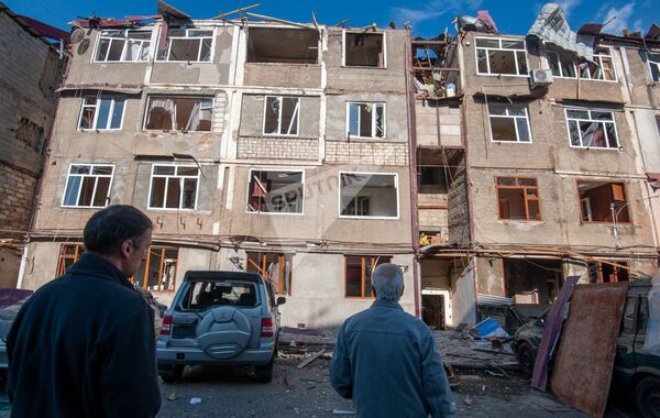 Утро в Степанакерте после ночных обстрелов (3 октября 2020). Карабах - Sputnik Армения