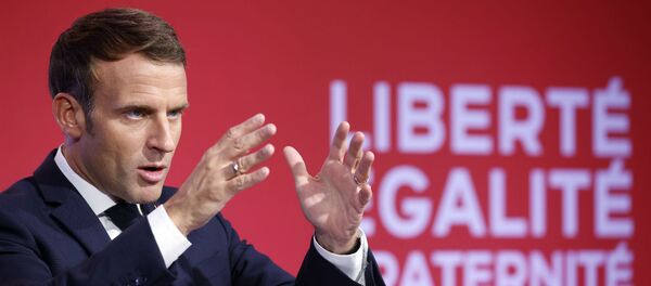 Президент Франции Эммануэль Макрон во время речи о борьбе с сепаратизмом (2 октября 2020). Париж Президент Франции Эммануэль Макрон во время речи о борьбе с сепаратизмом (2 октября 2020). Париж - Sputnik Армения