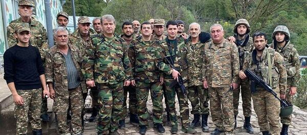 Президент Карабаха Араик Арутюнян опубликовал фотографии с передовой Президент Карабаха Араик Арутюнян опубликовал фотографии с передовой - Sputnik Армения