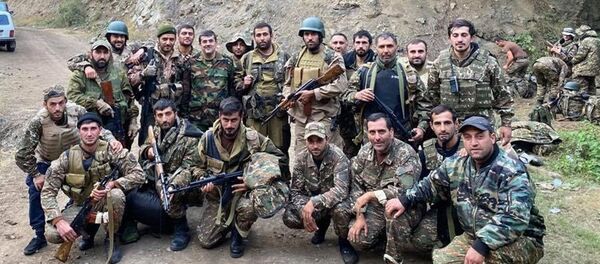 Президент Карабаха Араик Арутюнян опубликовал фотографии с передовой Президент Карабаха Араик Арутюнян опубликовал фотографии с передовой - Sputnik Армения