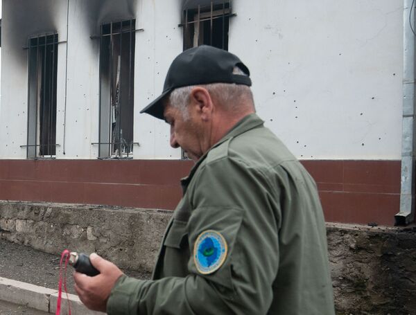 ВС Азербайджана обстреливают Карабах запрещенными ООН кассетными бомбами – видео - Sputnik Армения