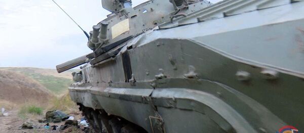 Армия обороны Карабаха опубликовала фотографии изъятого вооружения азербайджанской армии - Sputnik Армения