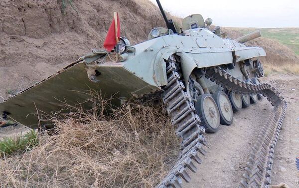 Армия обороны Карабаха опубликовала фотографии изъятого вооружения азербайджанской армии - Sputnik Армения
