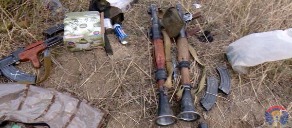 Армия обороны Карабаха опубликовала фотографии изъятого вооружения азербайджанской армии - Sputnik Армения