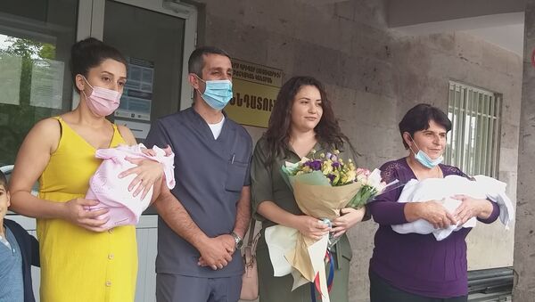 Հայրերն առաջնագծում են, մայրերը` հիվանդանոցում. Երևանում երկու արցախցի է ծնվել  - Sputnik Արմենիա