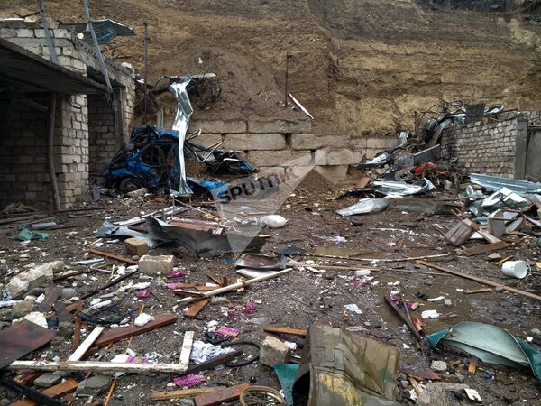 Разрушения в карабахской столице после обстрелов - Sputnik Армения