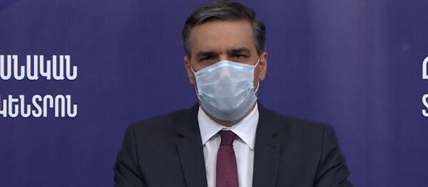 Пресс-конференция представителя Минобороны РА Арцруна Ованнисяна и Защитника прав человека РА Армана Татояна (5 октября 2020). Еревaн - Sputnik Армения