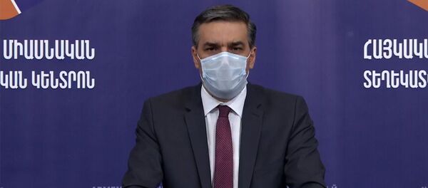 Пресс-конференция представителя Минобороны РА Арцруна Ованнисяна и Защитника прав человека РА Армана Татояна (5 октября 2020). Еревaн Пресс-конференция представителя Минобороны РА Арцруна Ованнисяна и Защитника прав человека РА Армана Татояна (5 октября 2020). Еревaн - Sputnik Արմենիա