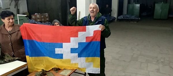 В Степанакерте женщины-добровольцы шьют все необходимое для армии В Степанакерте женщины-добровольцы шьют все необходимое для армии - Sputnik Армения