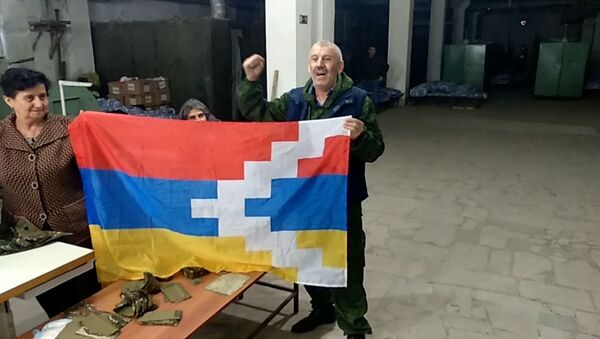 В Степанакерте женщины-добровольцы шьют все необходимое для армии - Sputnik Արմենիա