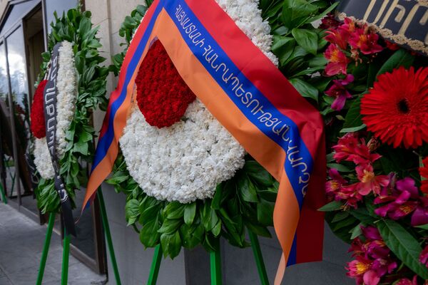 Русский с сердцем армянина: в Ереване простились с погибшим в Карабахе Евгением Городничим Русский с сердцем армянина: в Ереване простились с погибшим в Карабахе Евгением Городничим - Sputnik Армения