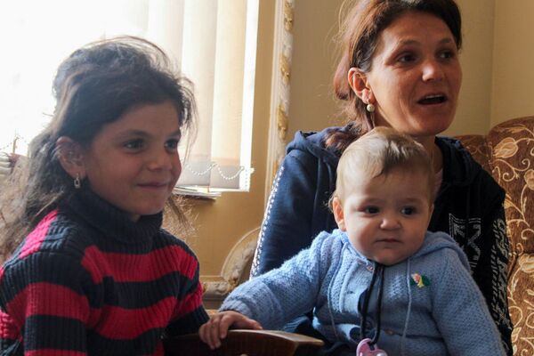 Ուզում եմ` էլ չկրակեն ու տուն վերադառնանք. Մկրտչյանների բազմազավակ ընտանիքի ոդիսականը  - Sputnik Արմենիա